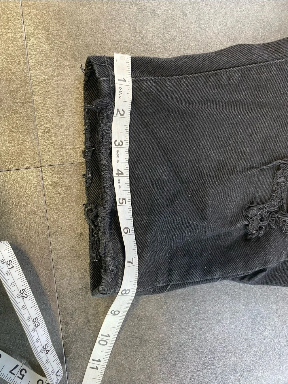 Industrial Indigo Men's Black Distressed‎ Rhinestone Bermuda Jean Shorts size 32